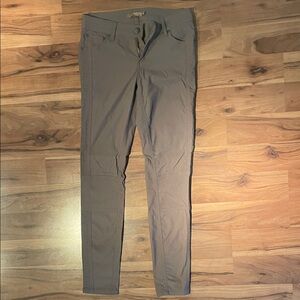 Prana Gray Skinny Pants w Textured sides and Reinforced/Articulated knees size 4